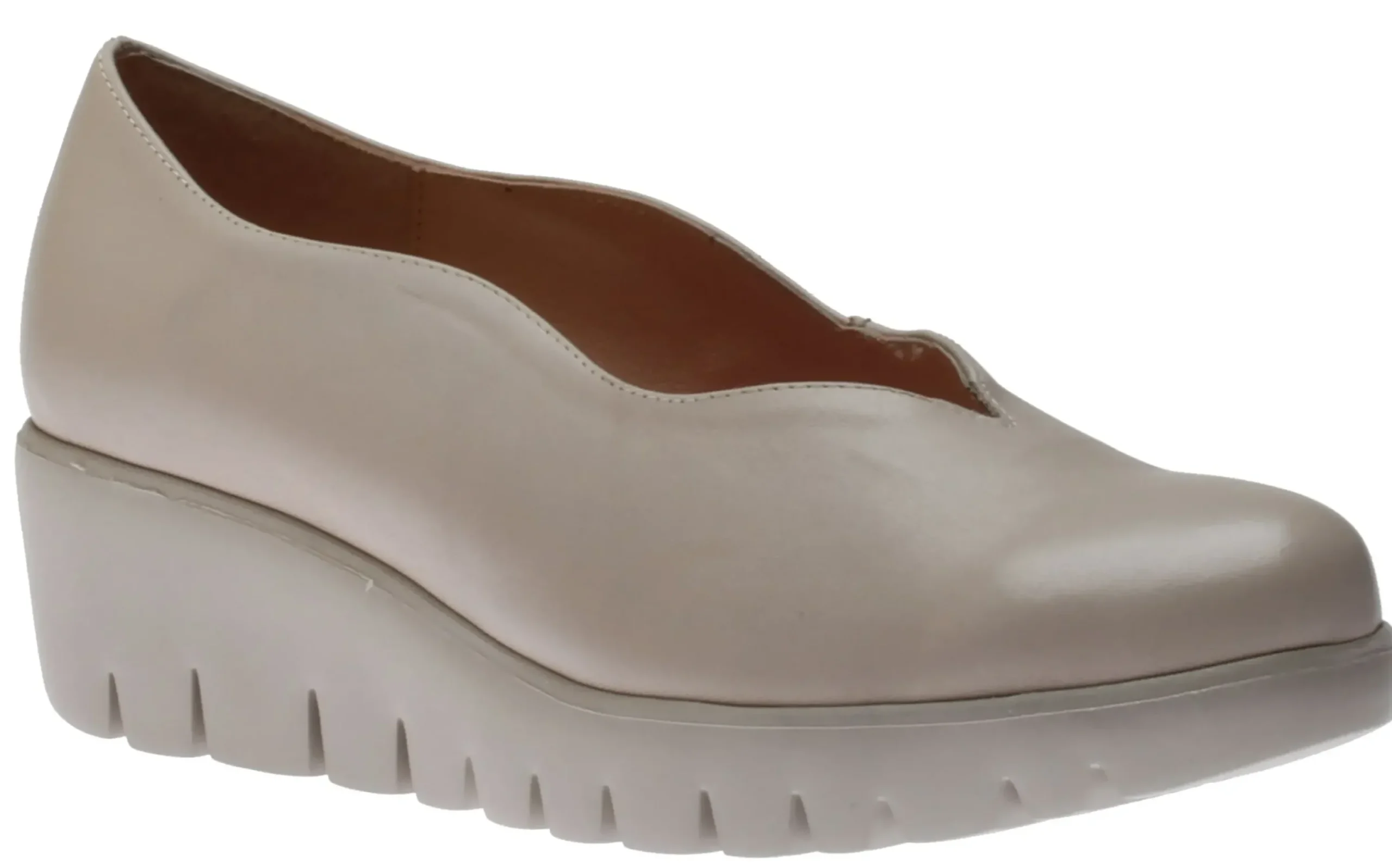 New Wonders C33160 Piedra Leather Scallop Wedge Pump